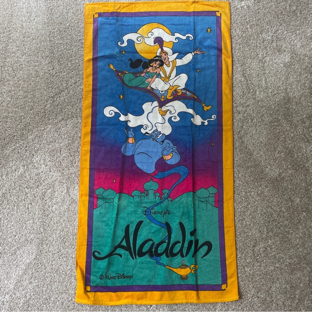 Rare Disney Exclusive Aladdin Jasmine Genie Carpet Beach Towel 2ft x 47” like ne